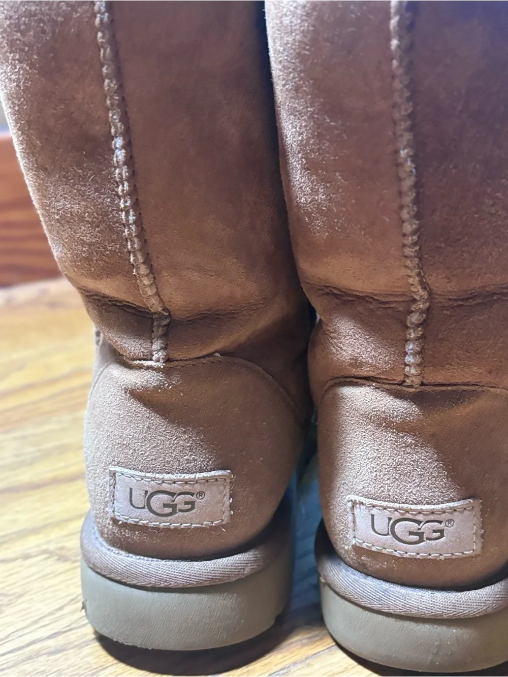 UGG Classic Short II Boots Chestnut Suede Sheepskin Women's Size 9